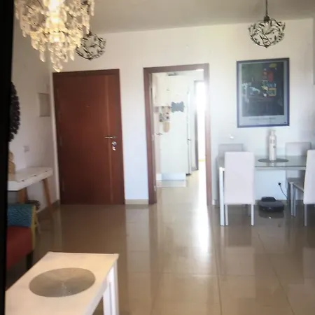 Uriel Villa *